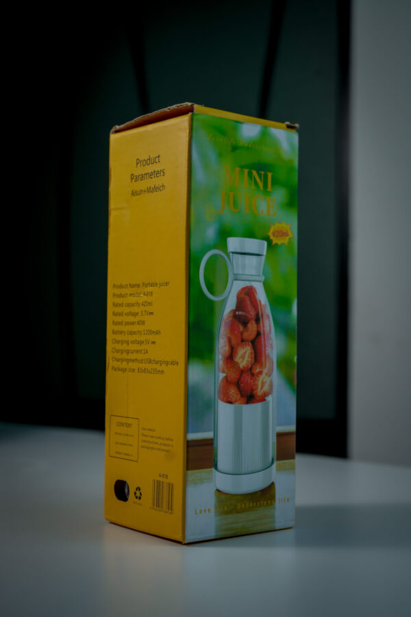 Portable and USB Rechargeable Mini Juicer – Image 2